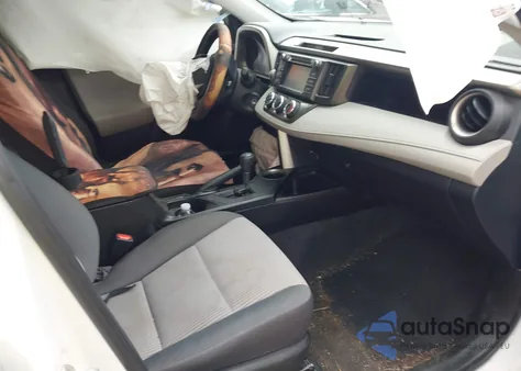 2015 Toyota Rav4 Le z USA, uszkodzony, nr VIN 2T3ZFREV9FW150059